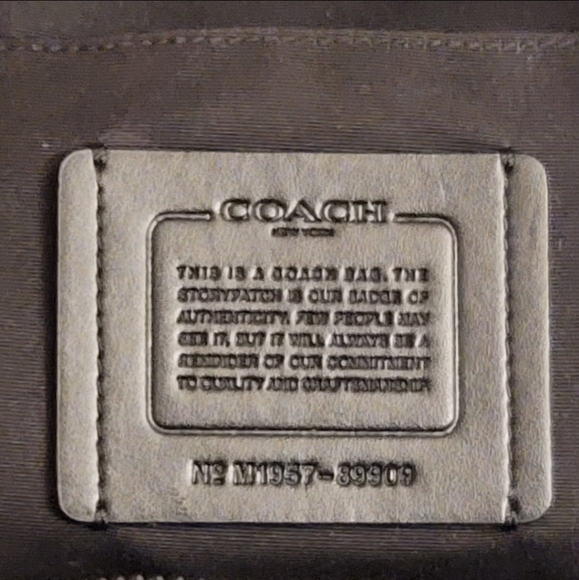 Coach Edge Pack In Signature Canvas - Picture 5 of 5